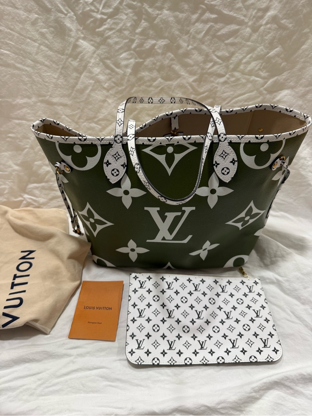 Louis Vuitton Giant Monogram Neverfull MM